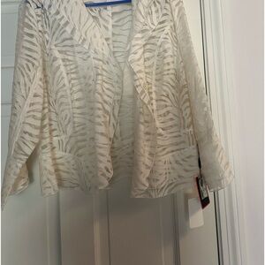 Nabi  sheer top white on white print